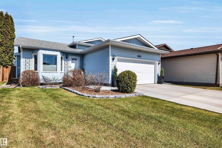 Property Photo:  9008 169A Avenue NW  AB T5Z 2X5 