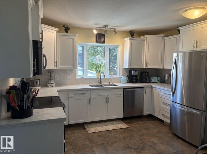 Property Photo:  4209 63 Street  AB T4V 2W3 