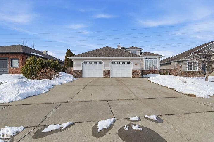 Property Photo:  30 Valleyview Ridge  AB T8L 4P2 