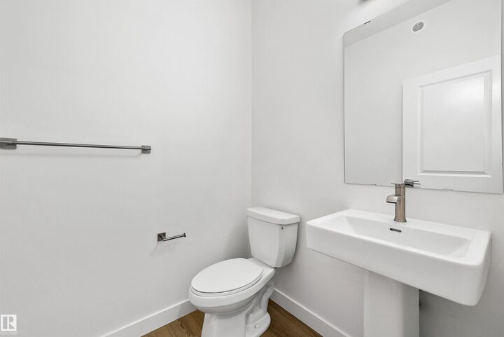 Property Photo:  1062 Cristall Crescent SW  AB T6W 5S6 