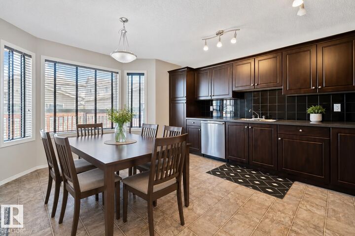 Property Photo:  6 Vivian Way  AB T7X 0G9 