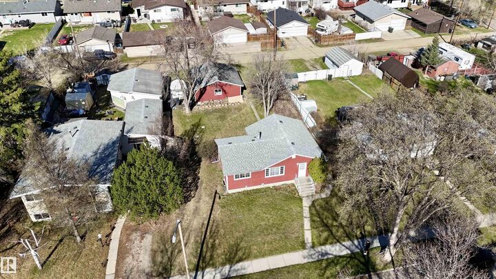 Property Photo:  8 Michigan Street  AB T9G 1H6 