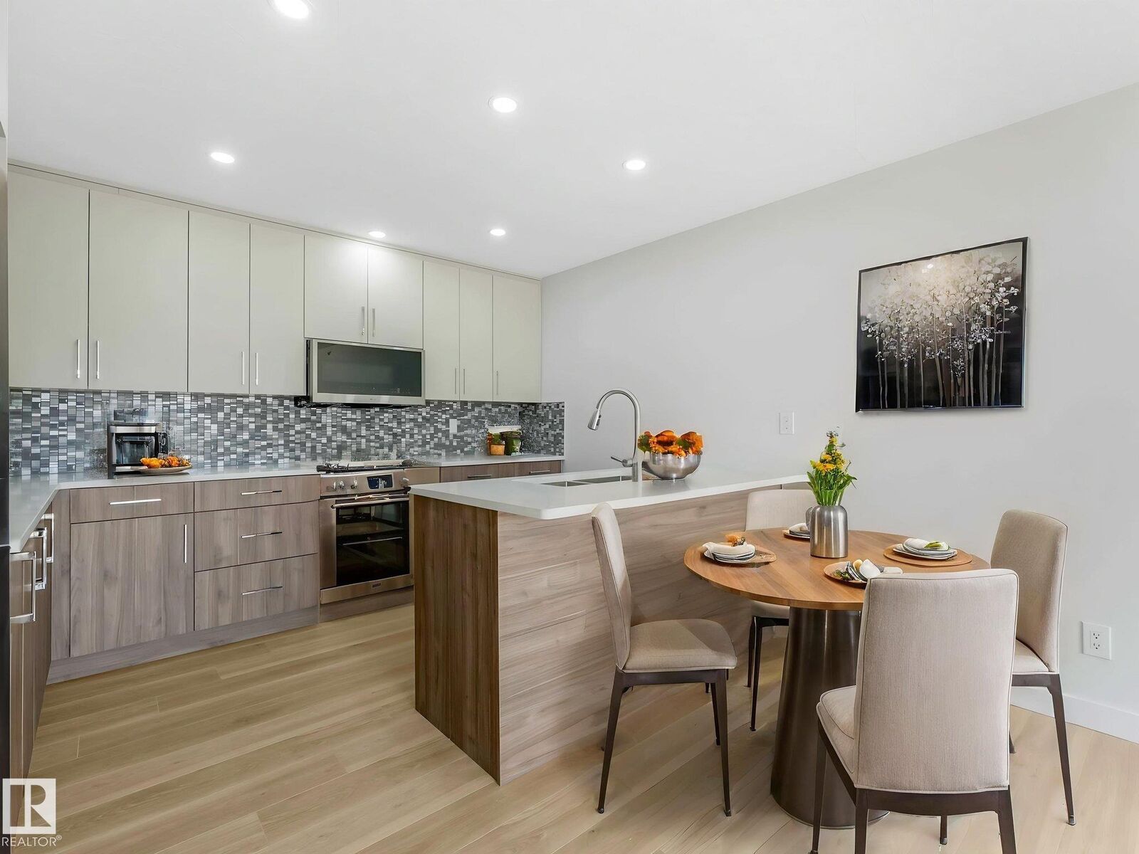 Property Photo:  125 Marlborough Place NW  AB T5T 1Y6 
