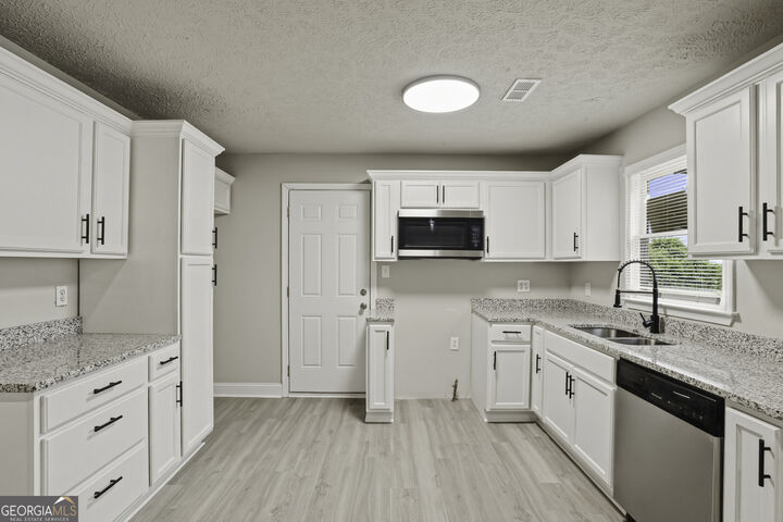 Property Photo:  1620 Eastland Road SE  GA 30316 
