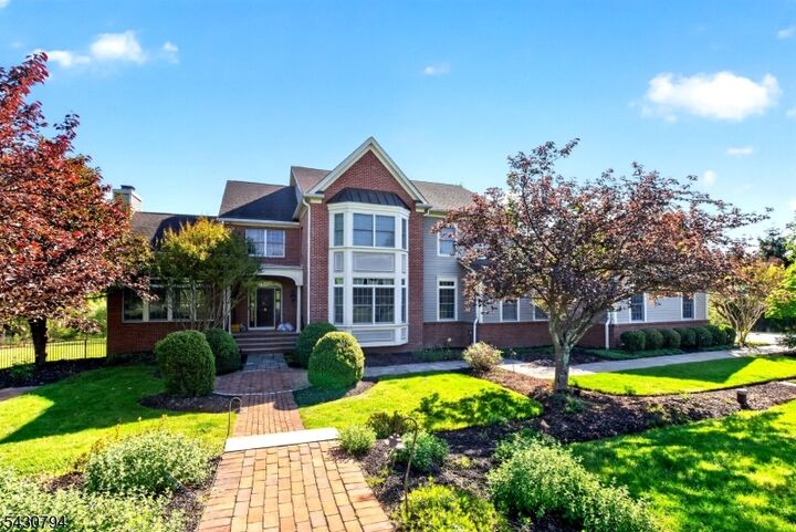 Property Photo:  8 Morningside Ct  NJ 08822 