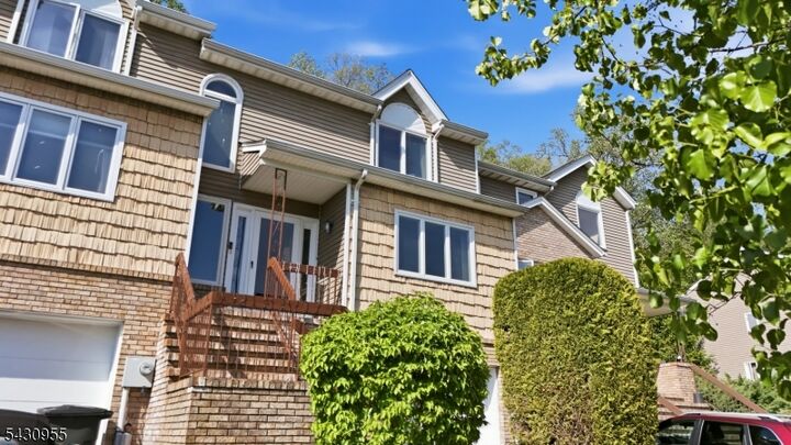 Property Photo:  34 Edgefield Dr  NJ 07950 