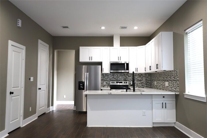 Property Photo:  4422 Phlox Street  TX 77051 