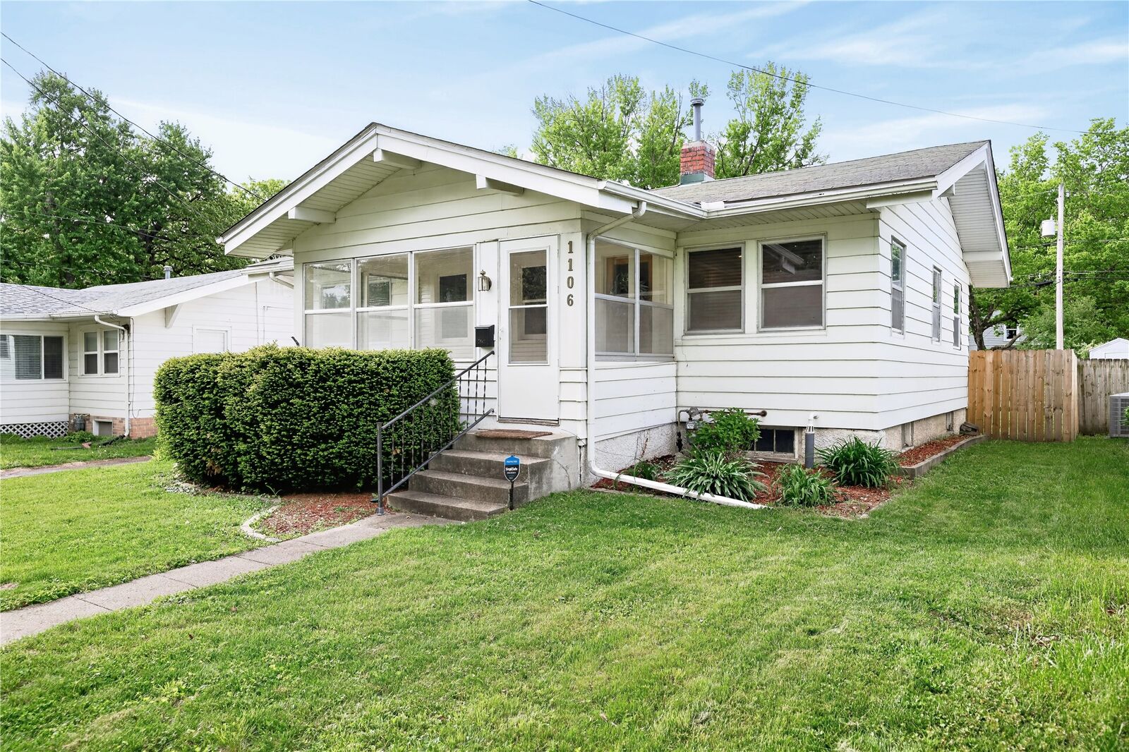 Property Photo:  1106 Douglas Avenue  IA 50313 