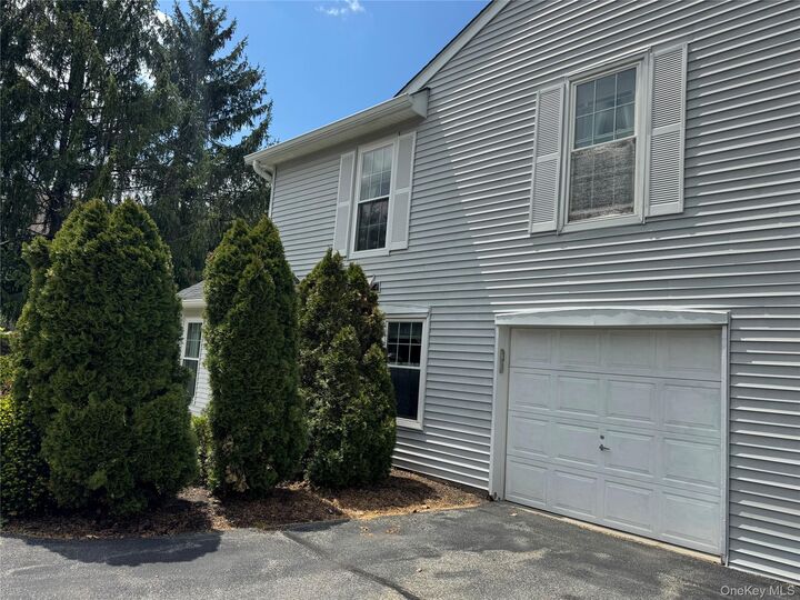 Property Photo:  24 Olde Wagon Road  NY 10990 