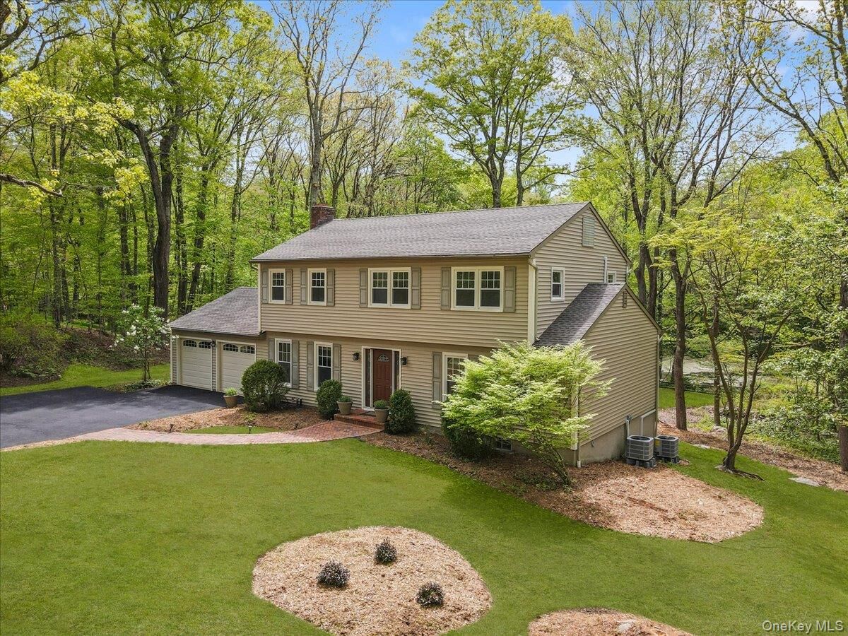 Property Photo:  10 Silvermine Drive  NY 10590 