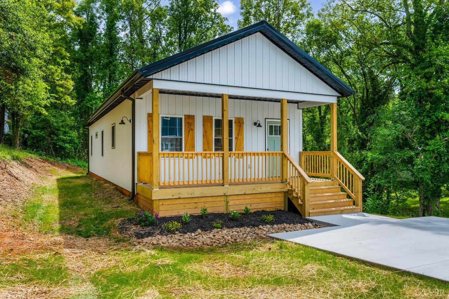 Property Photo:  1513 Monsview Place  VA 24504 