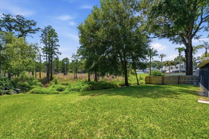 Property Photo:  2804 Palamore Drive  FL 33618 