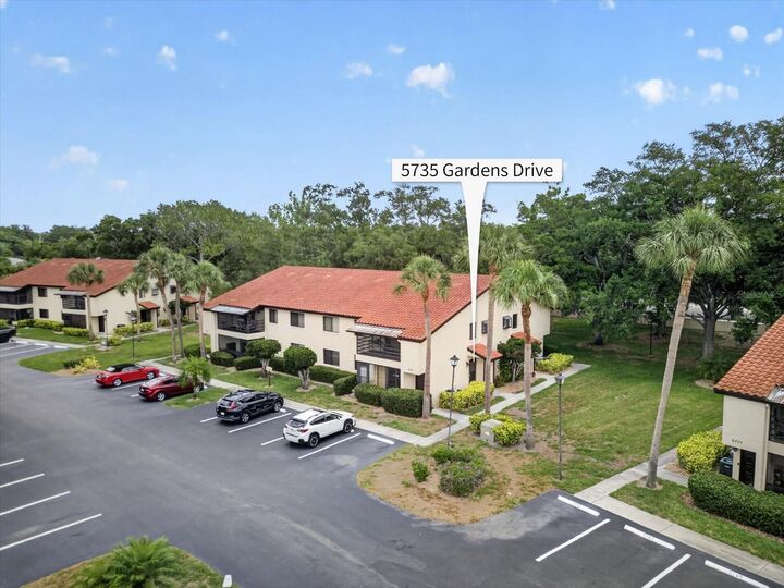 Property Photo:  5735 Gardens Drive 5735  FL 34243 