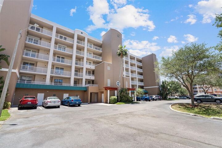 Property Photo:  6551 Shoreline Drive 6402  FL 33708 