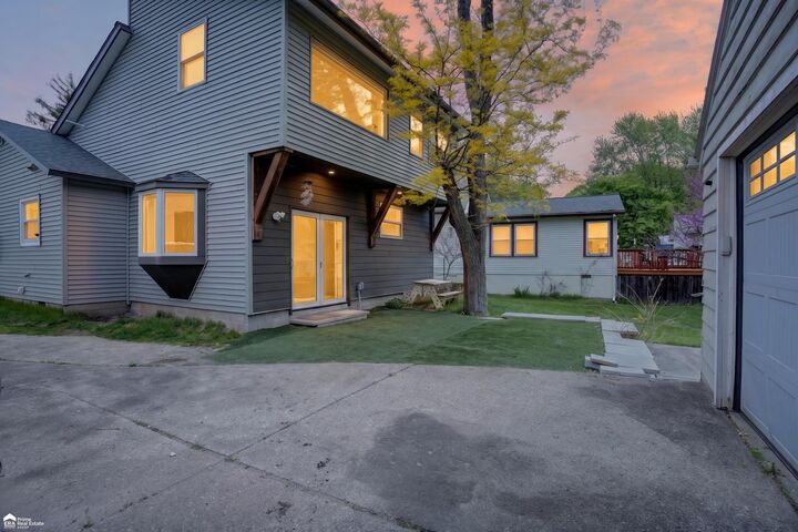 Property Photo:  421 W Caroline Street  MI 48430 