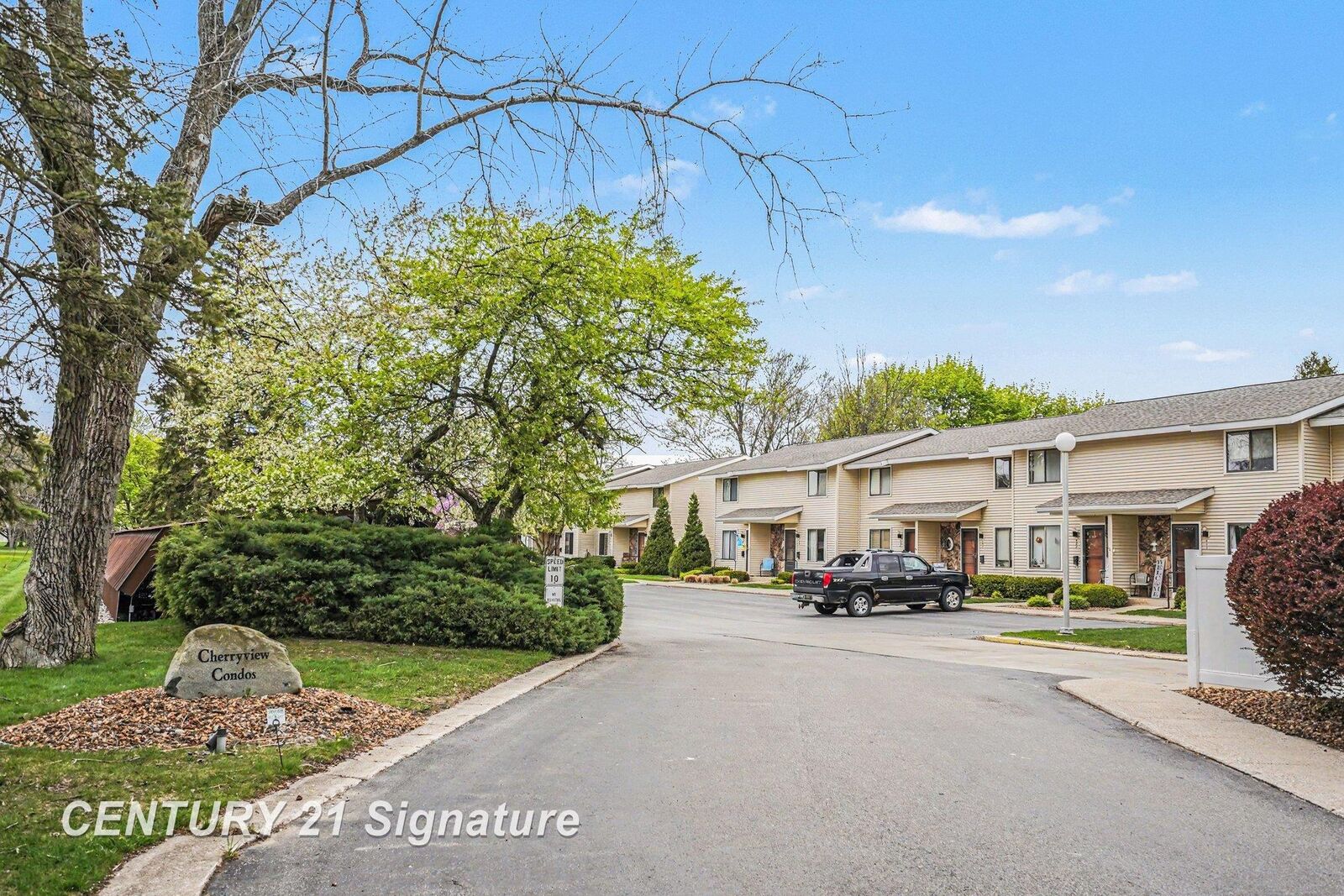 Property Photo:  309 Cherryview Drive Drive  MI 48640 