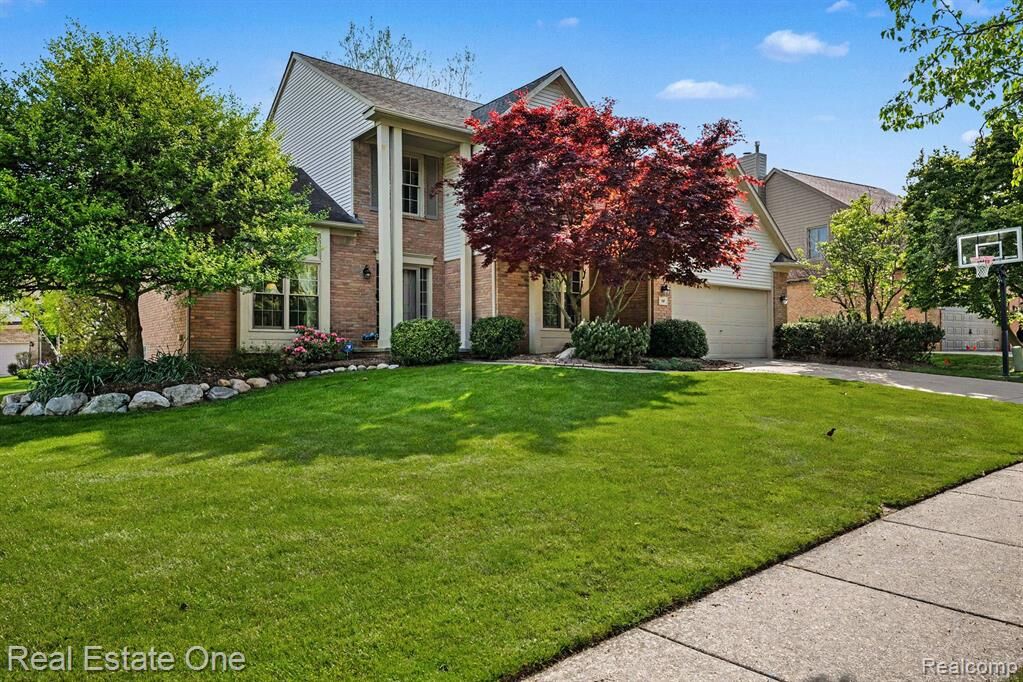 Property Photo:  737 Woodfield Way  MI 48307 5924 