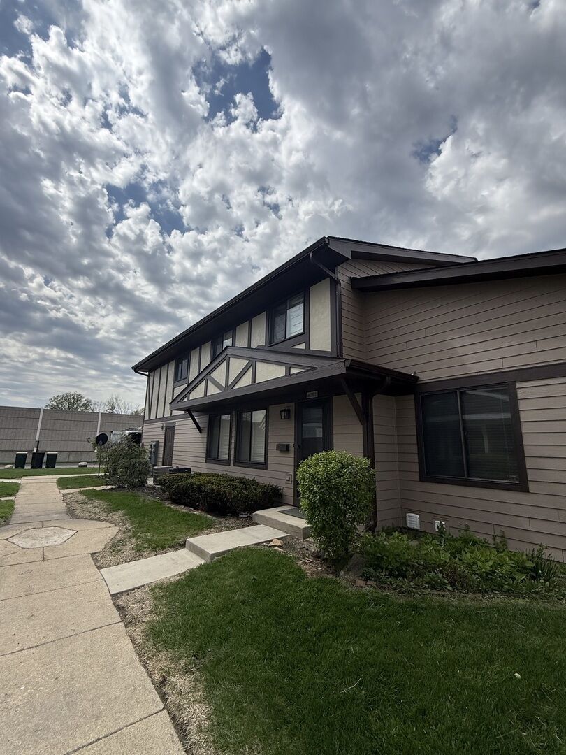 Property Photo:  