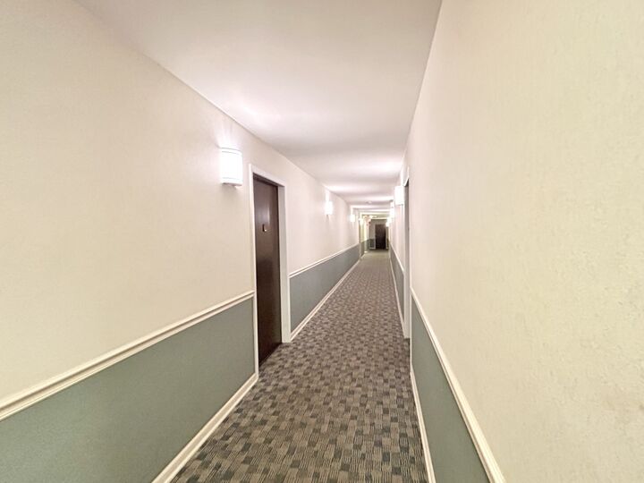 Property Photo: 5 Oak Creek Drive 3109 IL 60089