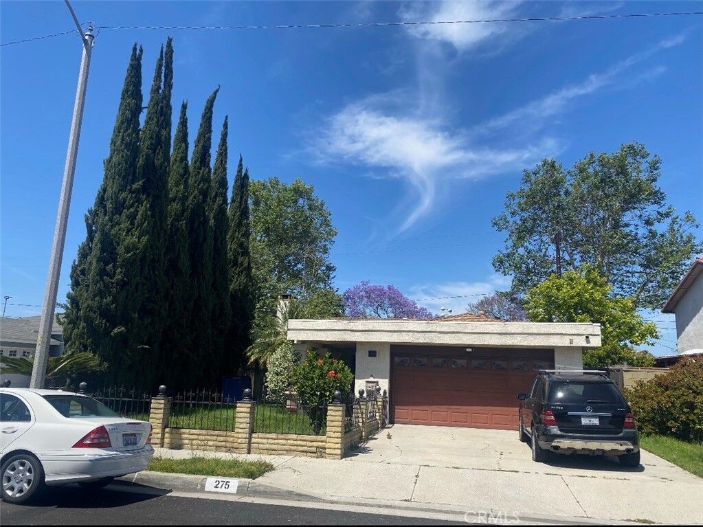 Property Photo:  275 W Shadwell  CA 90745 