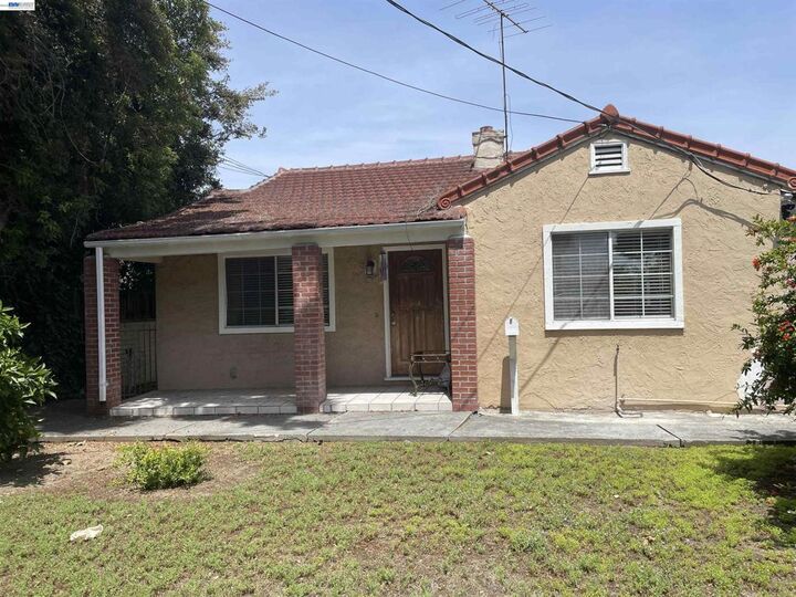 Property Photo:  34618 Fremont Blvd  CA 94555 