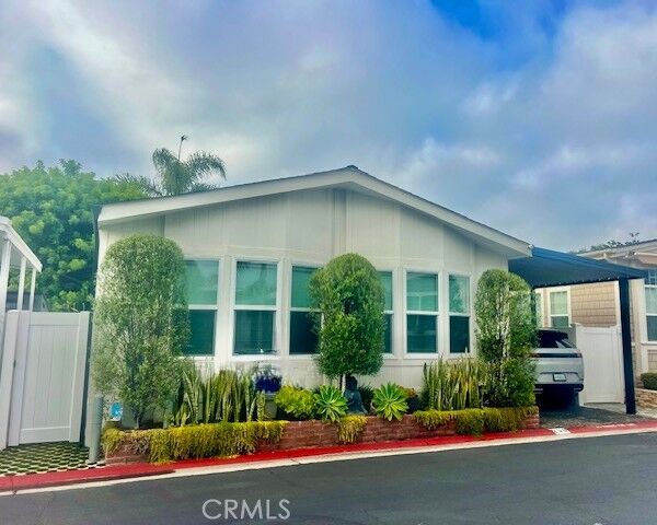 Property Photo:  250 Mayflower  CA 92660 