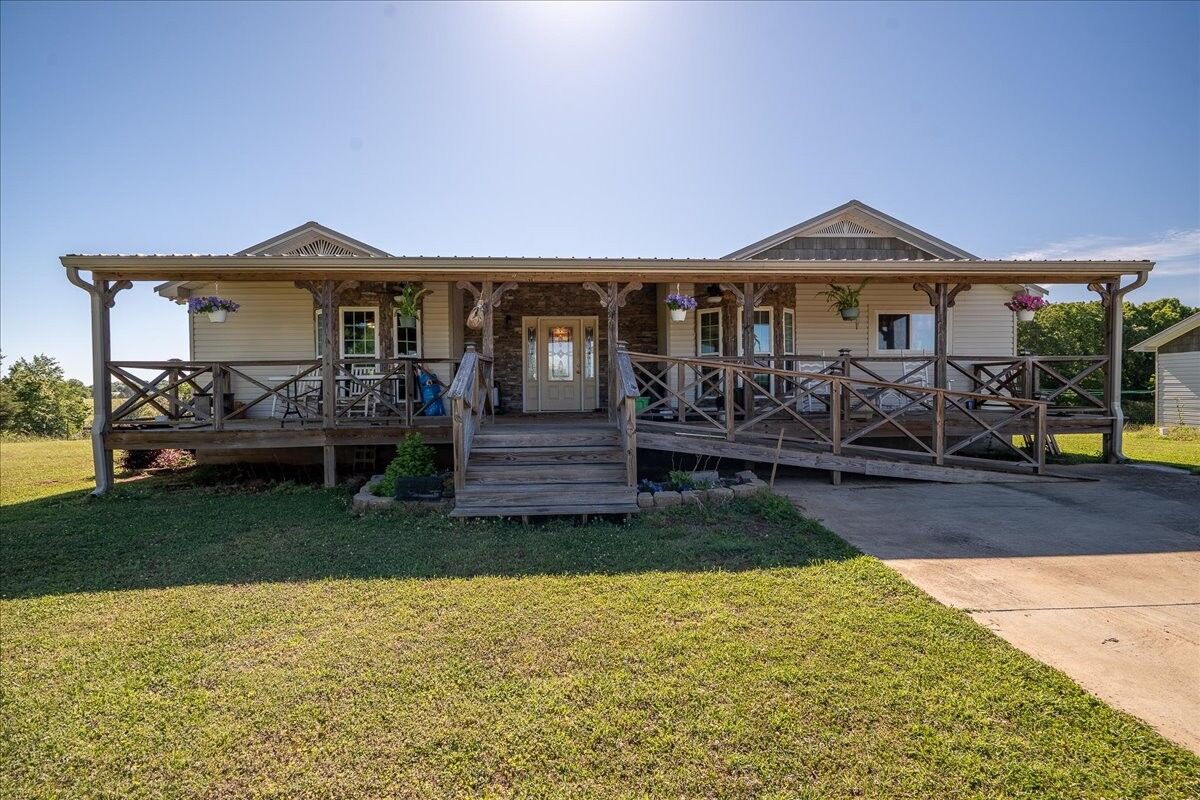 Property Photo:  132 Beartown Rd  TN 38469 