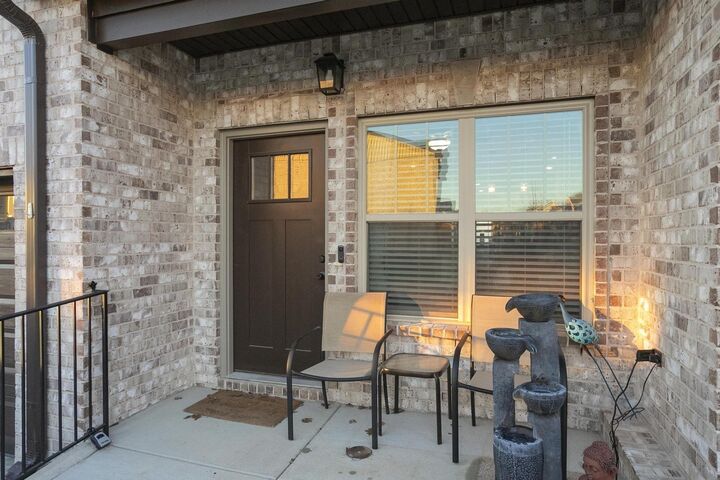 Property Photo:  1003 Villa Cir  TN 37090 