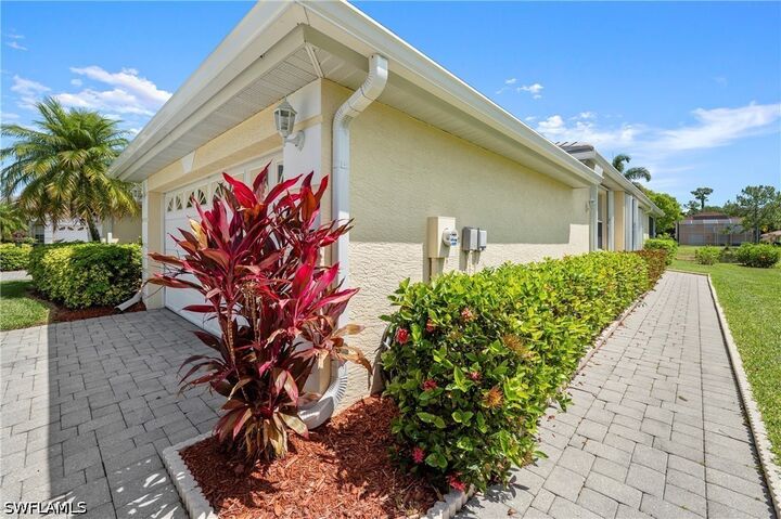 Property Photo:  7737 Haverhill Court  FL 34104 
