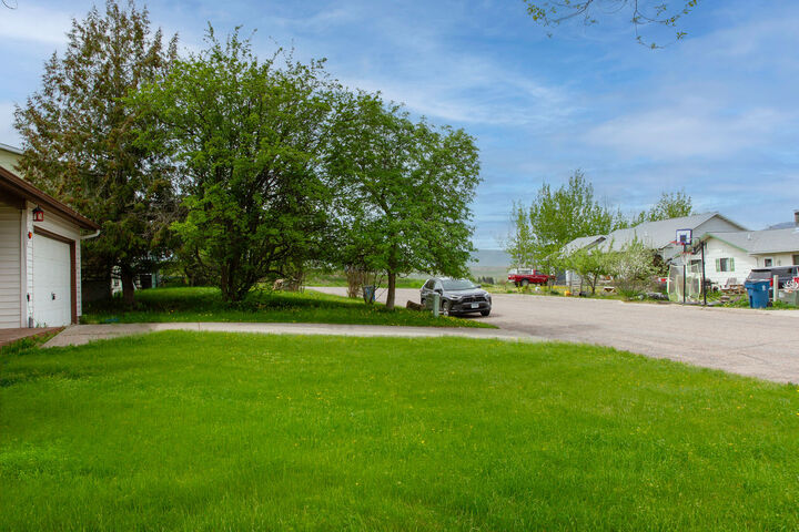 Property Photo:  505 21st Avenue W  MT 59860 