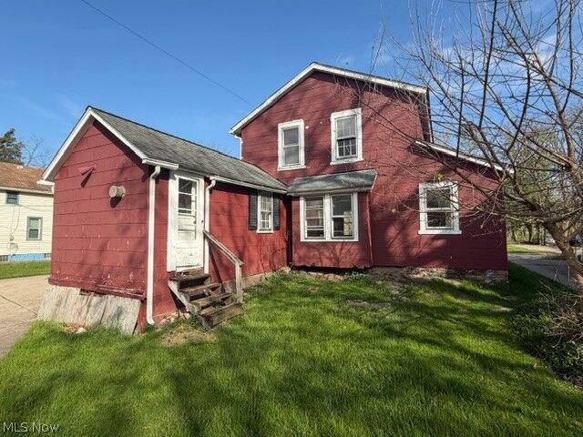 Property Photo:  174 Columbus Street  OH 44146 