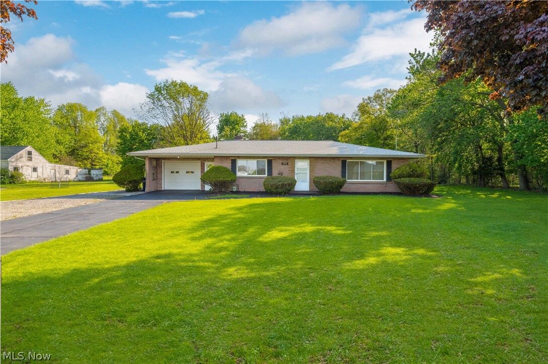 Property Photo:  3719 Long  OH 44011 