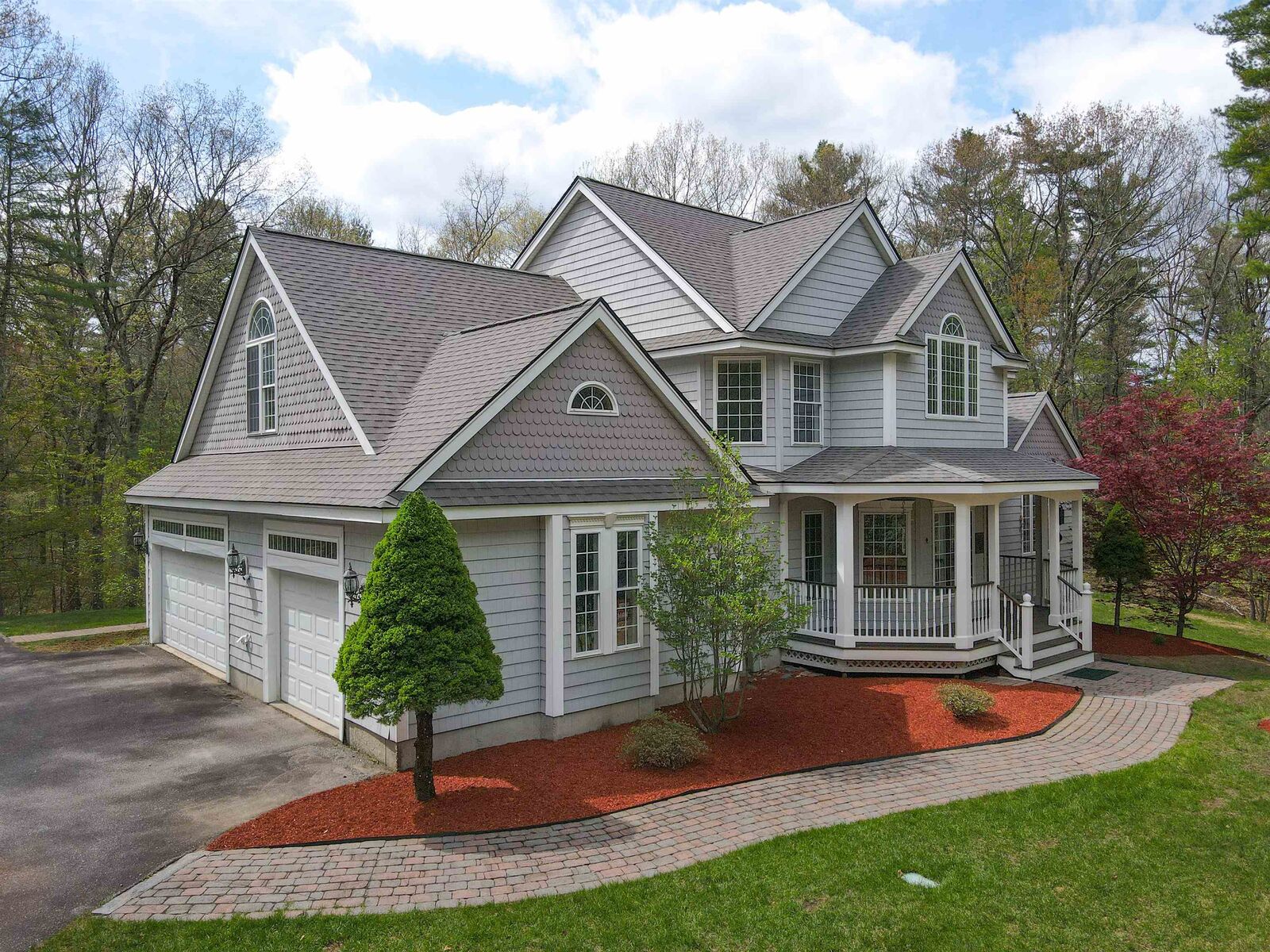 Property Photo:  17 Aldrich Street  NH 03052 