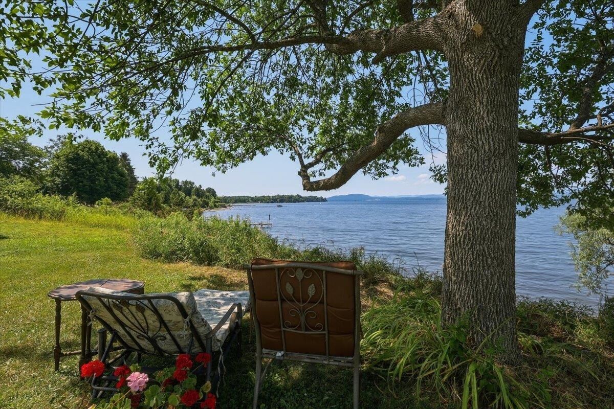 Property Photo: 481 Hills Point Road VT 05445