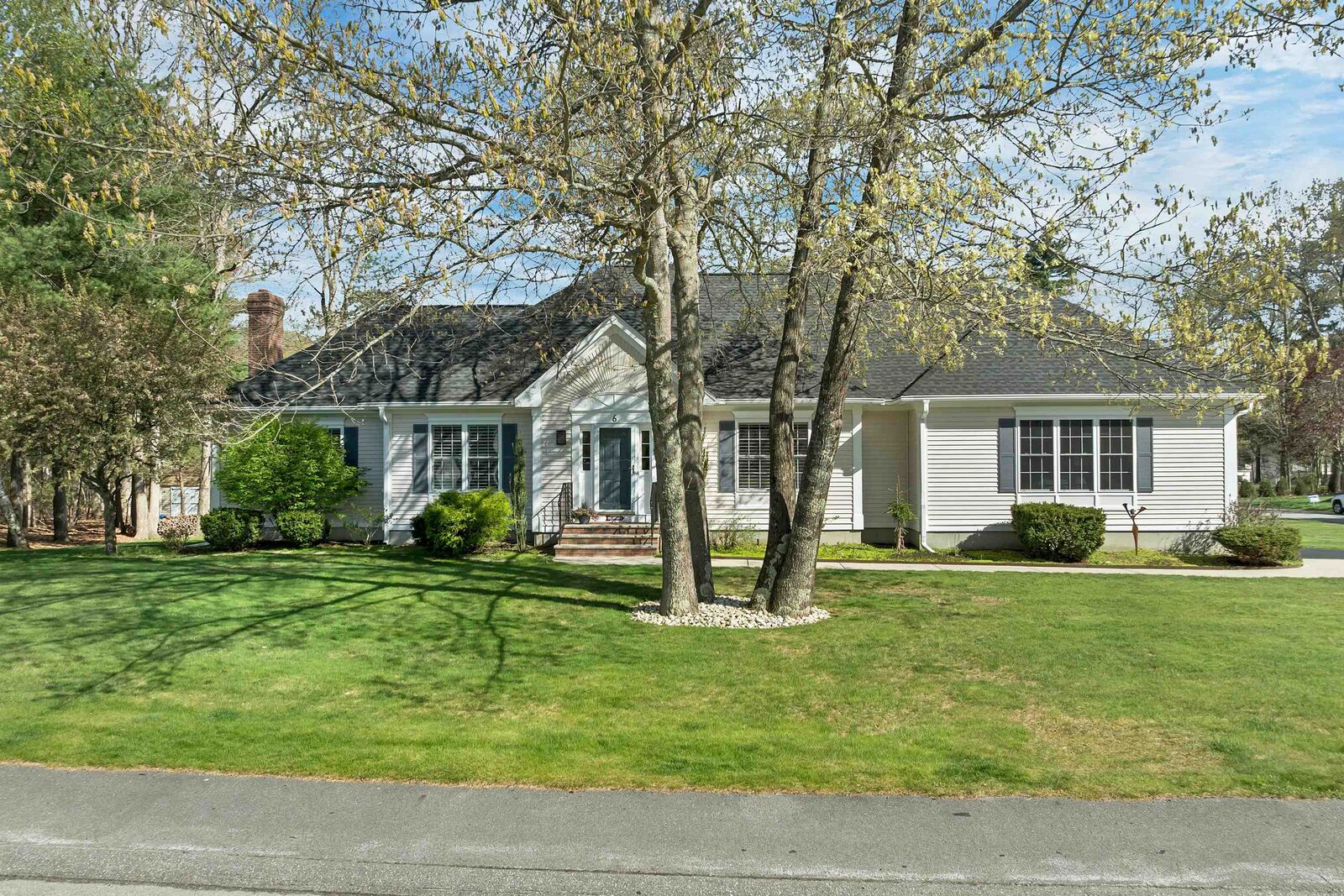 Property Photo:  6 Remington Road  NH 03079 