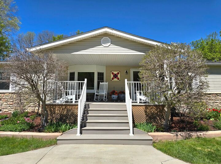 Property Photo:  324 W 7th Street  MN 55355 