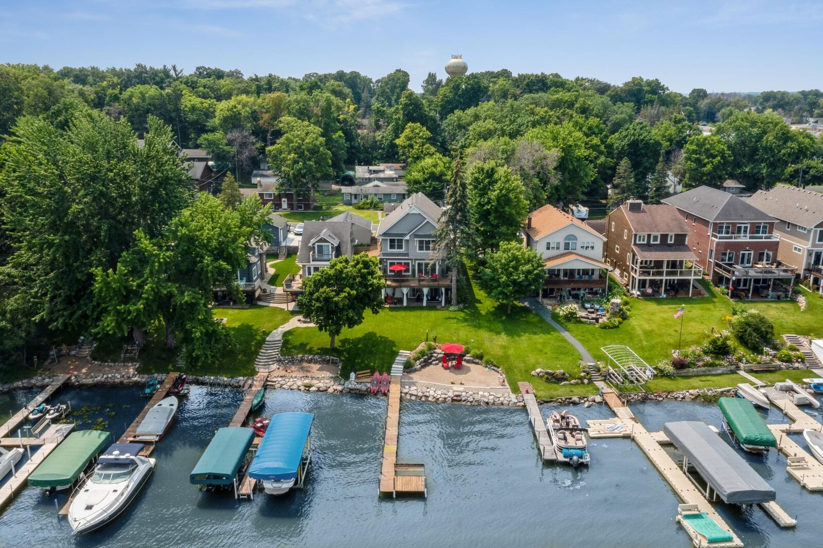 Property Photo:  5060 Edgewater Drive  MN 55364 