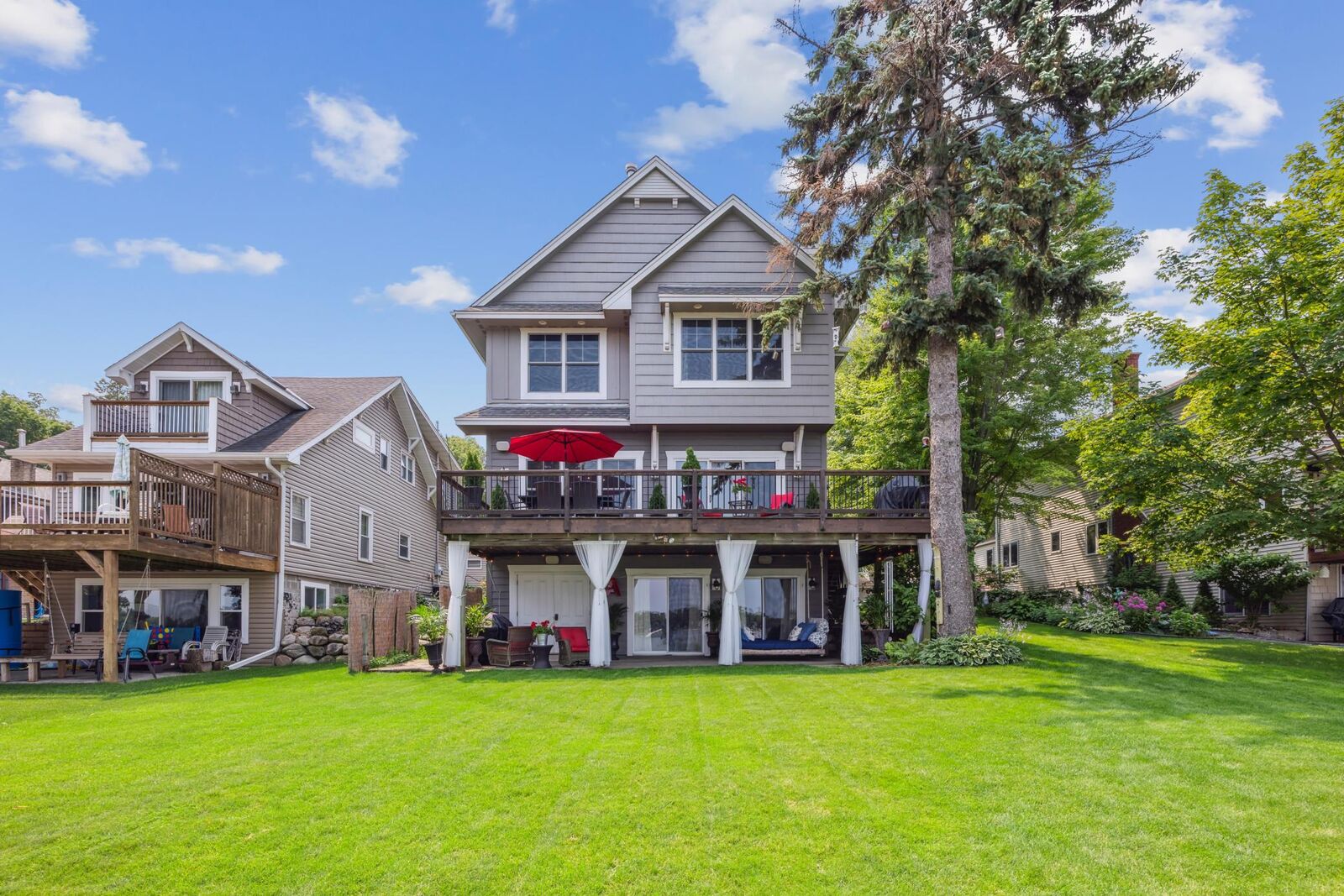 Property Photo:  5060 Edgewater Drive  MN 55364 