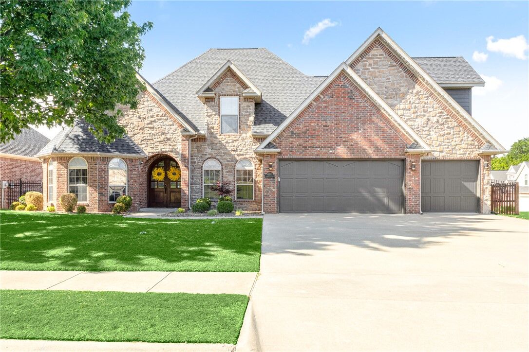 Property Photo: 3700 SW Plateau Boulevard AR 72712