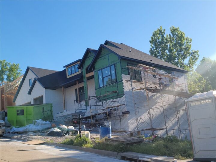 Property Photo:  2005 NE Chaucer Street  AR 72712 