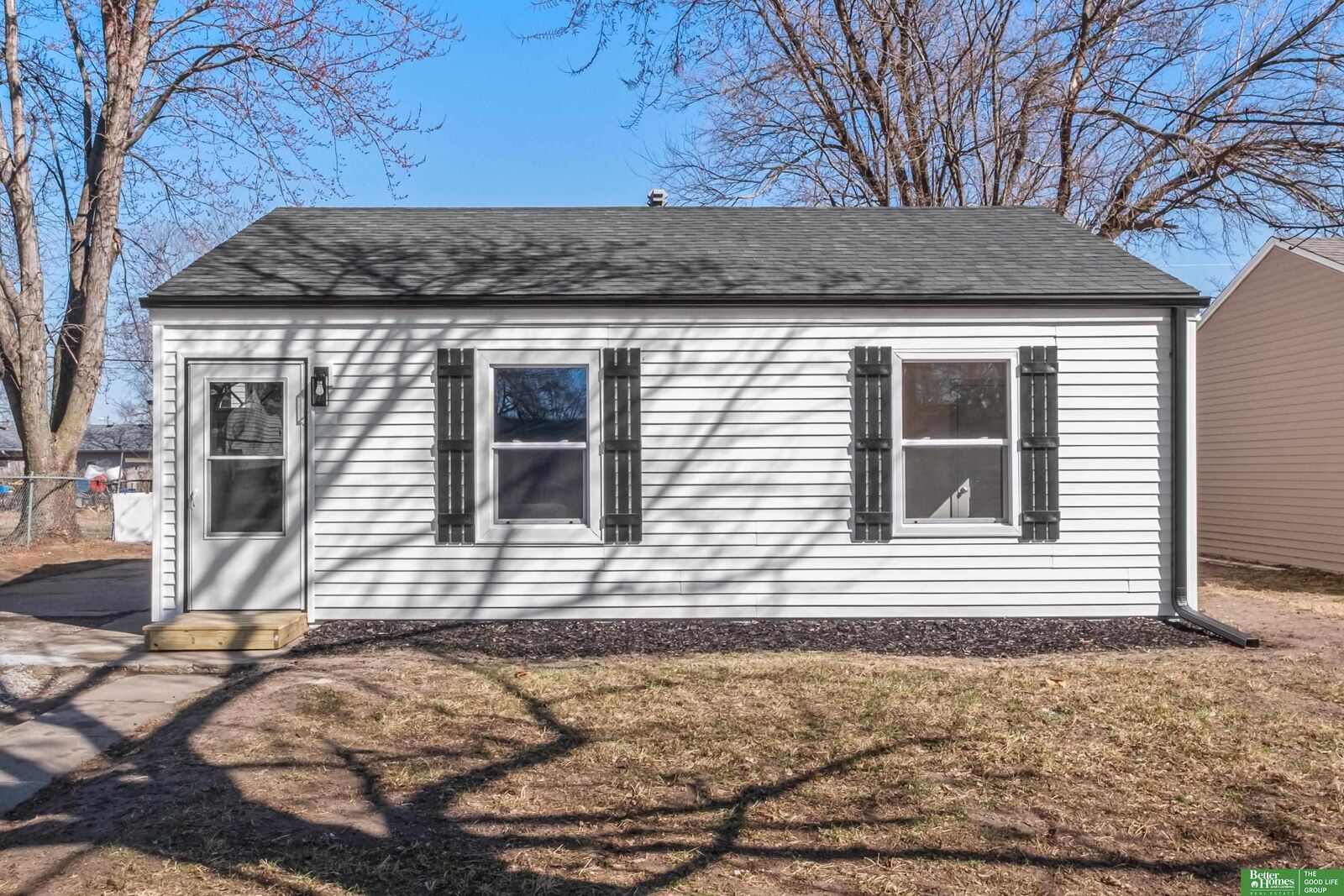 Property Photo:  260 Columbus Avenue  NE 68025 