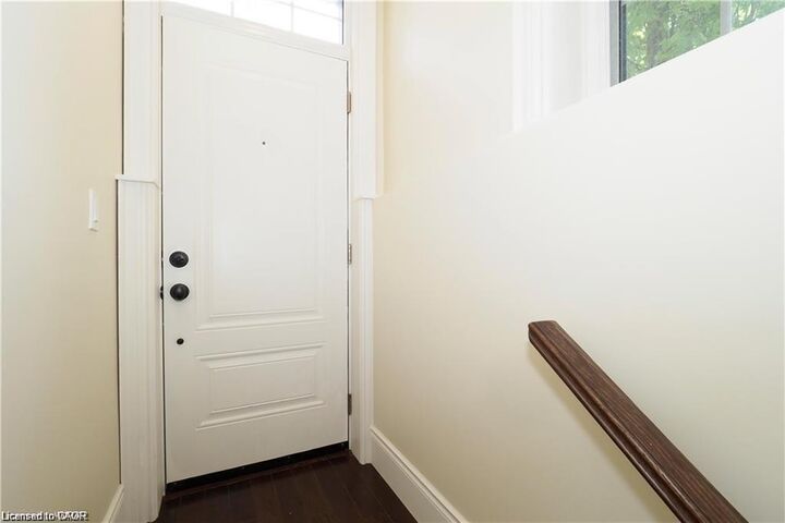 Property Photo:  133 Park Street 106  ON N2L 6L7 