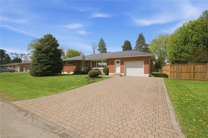 Property Photo:  256 Montclair Crescent  ON N0E 1Y0 