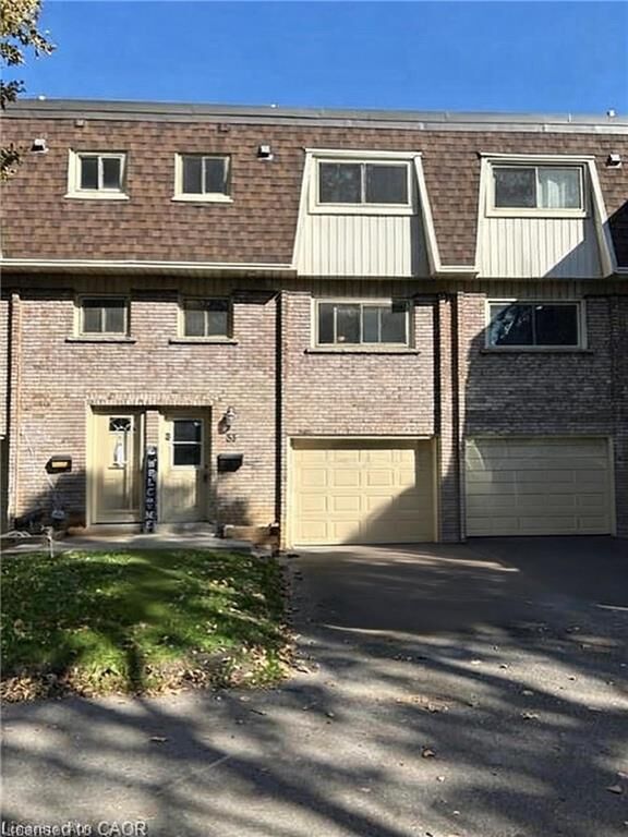 Property Photo:  