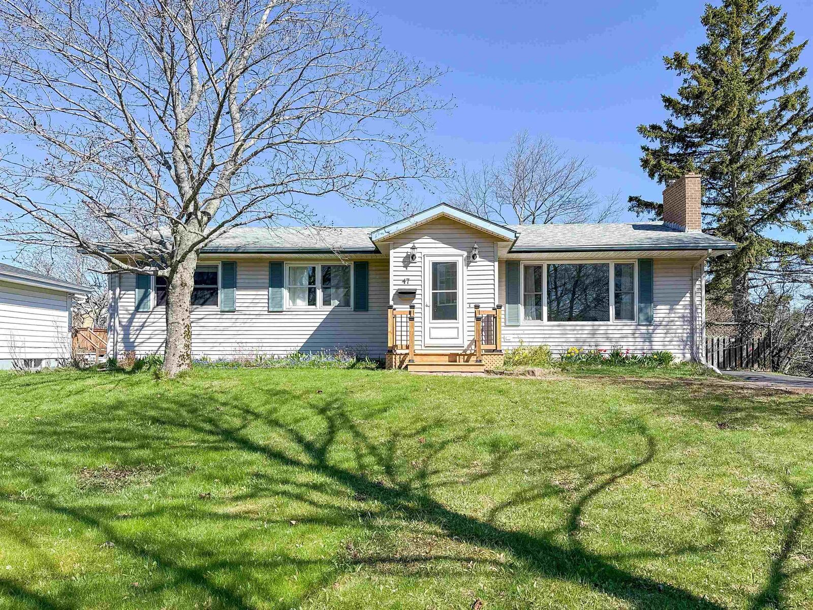 Property Photo:  47 Emerald Drive  PE C1A 2Y5 