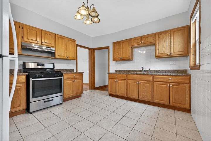 Property Photo:  81 Dakota St 3  MA 02124 