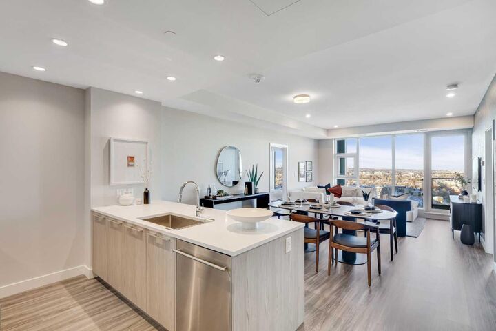Property Photo:  530 3 Street SE 3303  AB T2G 2L8 