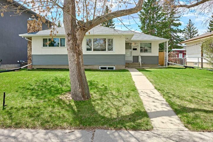 Property Photo:  2733 Brecken Road NW  AB T2L 1H4 
