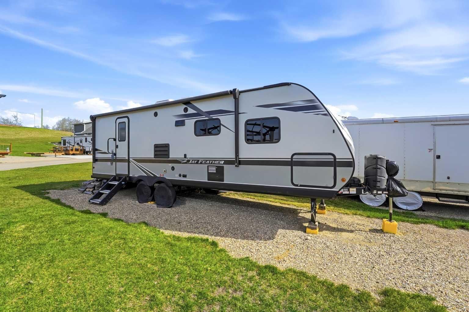 Property Photo:  25054 South Pine Lake Road 6074  AB T0M 1R0 