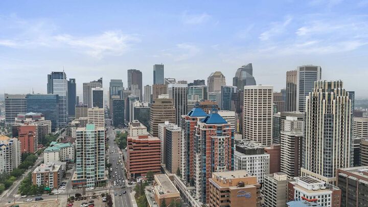 Property Photo: 910 5 Avenue SW 1607 AB T2P 0C3